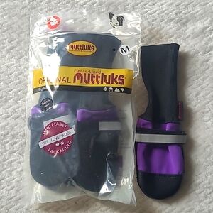 Muttluks Size Medium